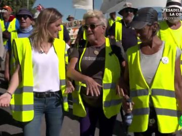 Así vive desde dentro Andrea Ropero la marcha de los pensionistas: "Esto no es por mi pensión, estoy aquí por mi hija y mis nietos" Así vive desde dentro Andrea Ropero la marcha de los pensionistas: "Esto no es por mi pensión, estoy aquí por mi hija y mis nietos"