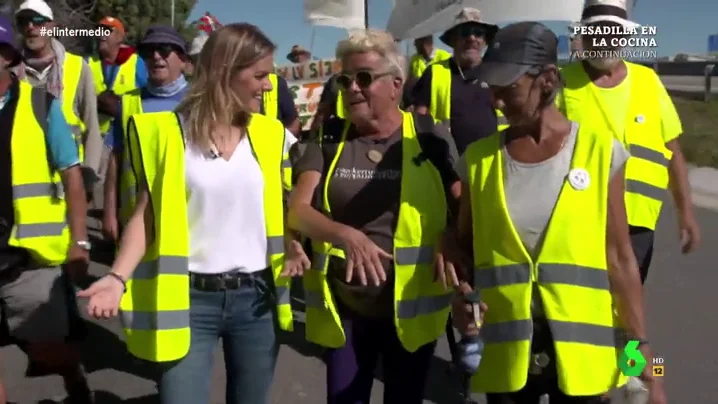 Así vive desde dentro Andrea Ropero la marcha de los pensionistas: "Esto no es por mi pensión, estoy aquí por mi hija y mis nietos"