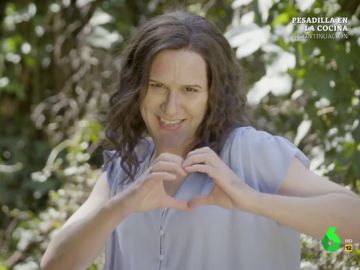La esperada imitación de Joaquín Reyes a Isabel Díaz Ayuso: "Vox no es de extrema derecha, ¡si tiene un moro, mirad a Abascal!" La esperada imitación de Joaquín Reyes a Isabel Díaz Ayuso: "Vox no es de extrema derecha, ¡si tiene un moro, mirad a Abascal!"
