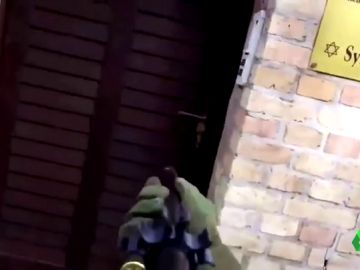 El neonazi que mató a dos personas en una sinagoga en Alemania grabó el ataque en directo El neonazi que mató a dos personas en una sinagoga en Alemania grabó el ataque en directo