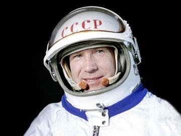 Alexéi Leónov Alexéi Leónov