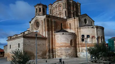 Colegiata de Santa Maria la Mayor Colegiata de Santa Maria la Mayor