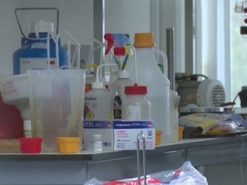 De droga caníbal a MDMA: Equipo de Investigación se adentra en el laboratorio en el que una familia fabricaba droga de diseño De droga caníbal a MDMA: Equipo de Investigación se adentra en el laboratorio en el que una familia fabricaba droga de diseño