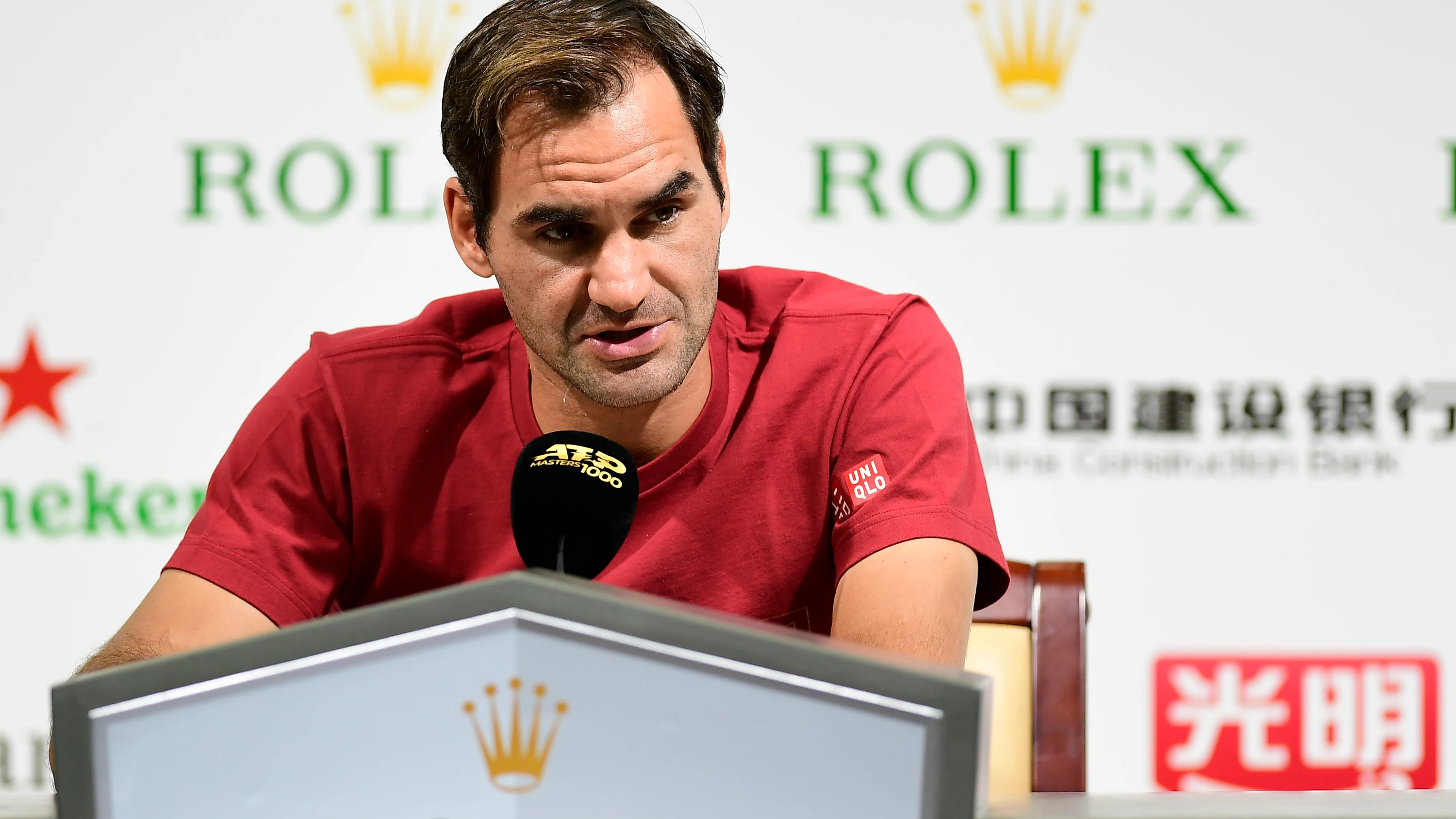 Roger Federer habla ante los medios de comunicación