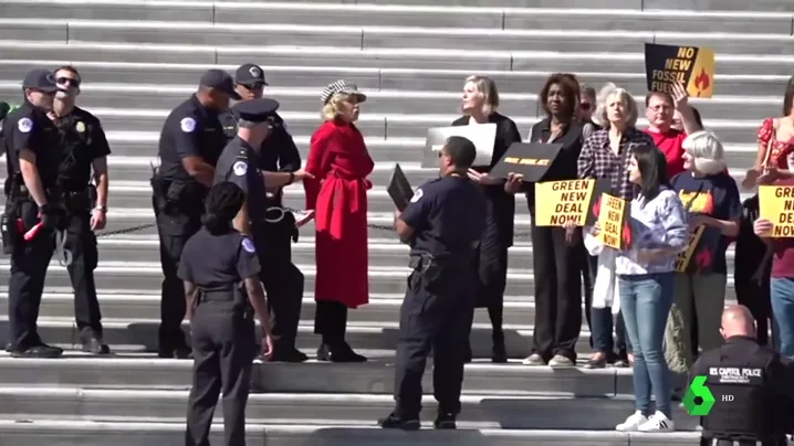 Momento de la detención de la actriz Jane Fonda