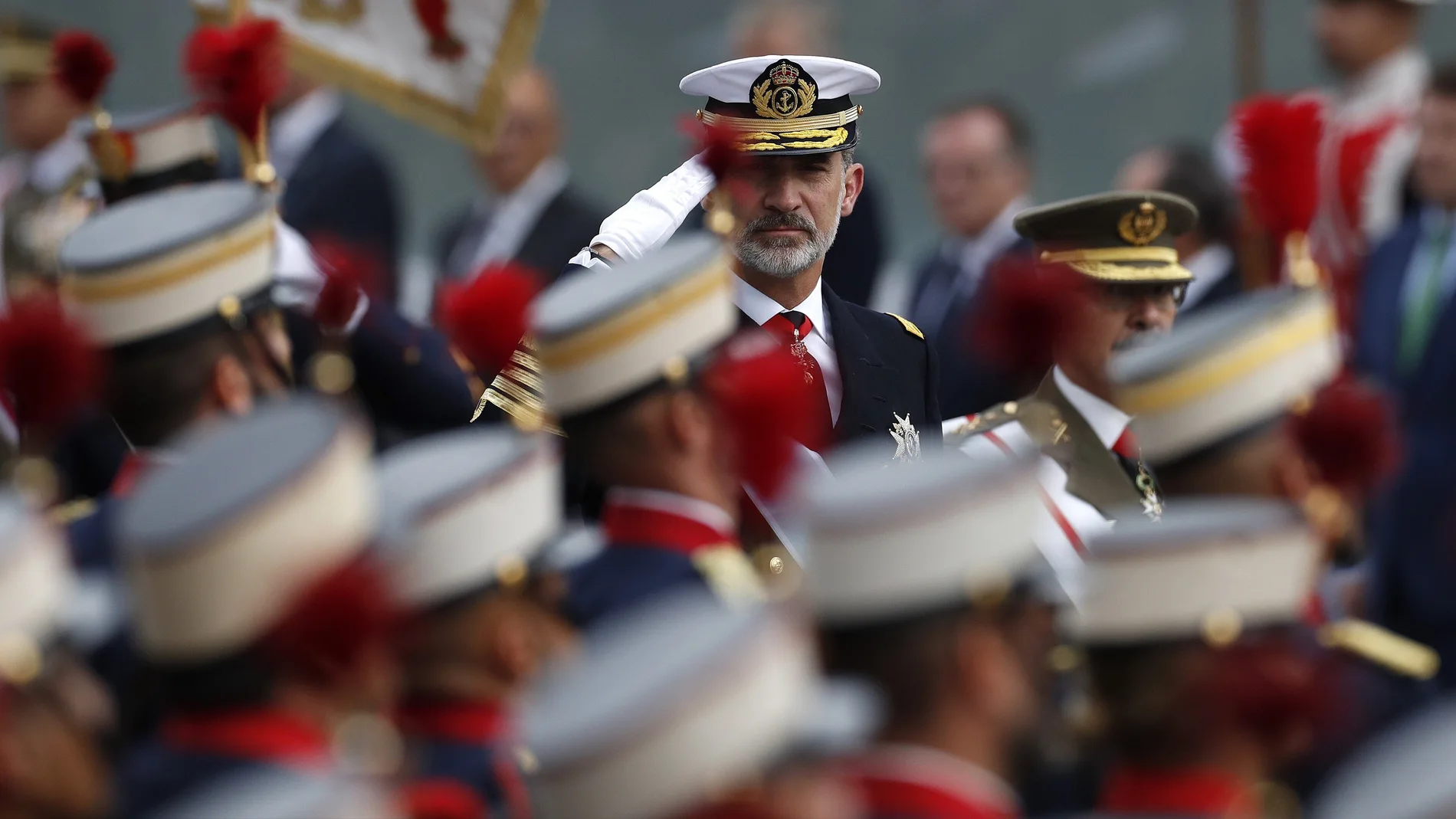 Imagen del rey Felipe VI durante del desfile del 12 de octubre 