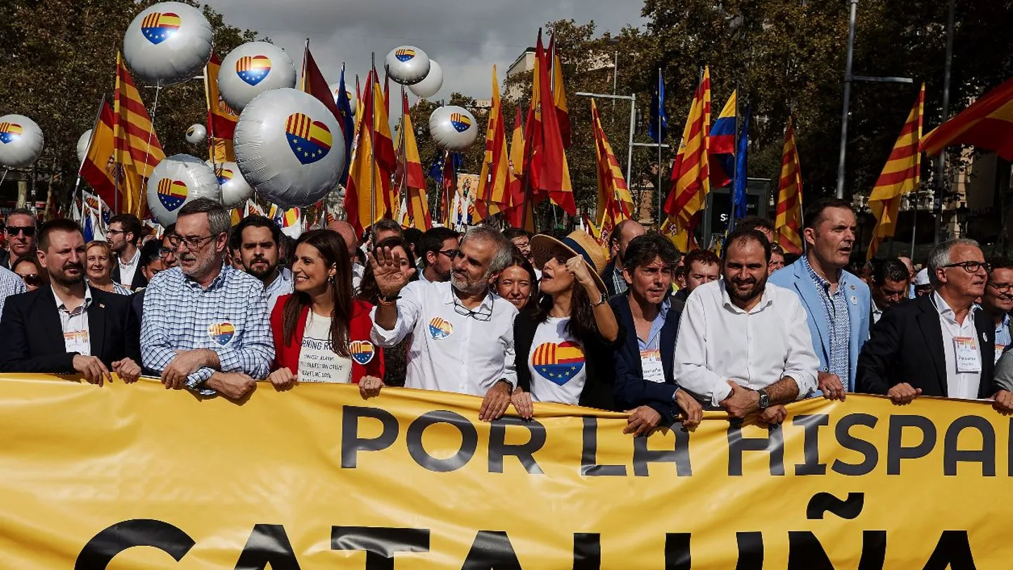 Arrimadas en una manifestación por la unidad de España en Barcelona Arrimadas en una manifestación por la unidad de España en Barcelona