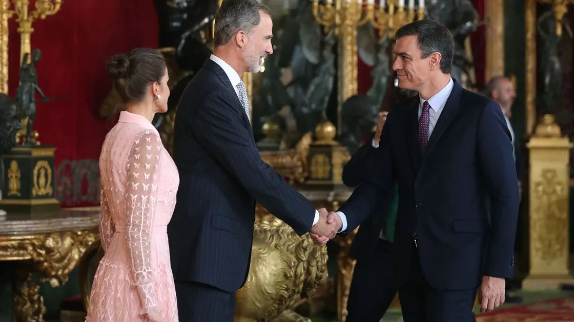 Pedro Sánchez con los reyes en la recepción del 12 de octubre