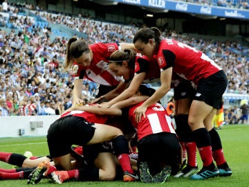Las jugadoras del Athletic celebran un gol en Anoeta Las jugadoras del Athletic celebran un gol en Anoeta