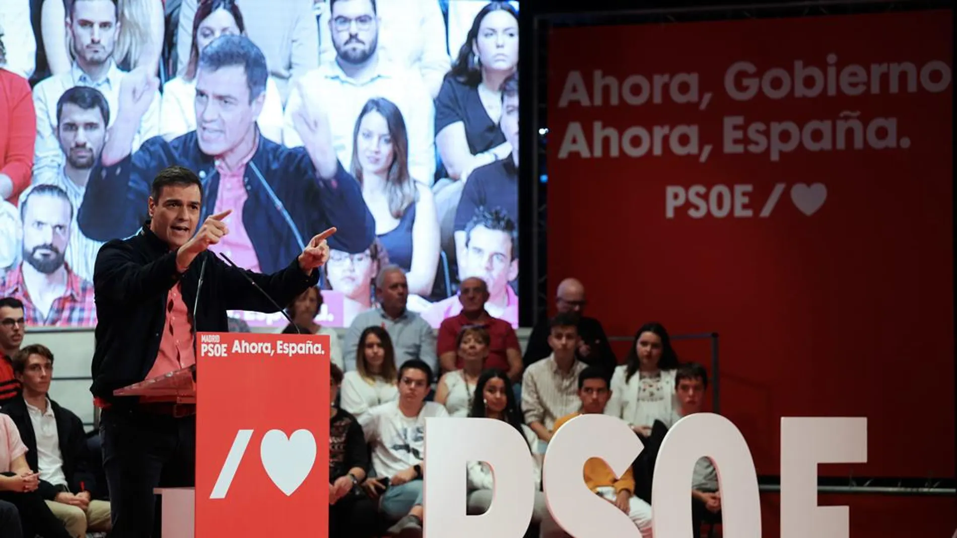Pedro Sánchez en un acto del PSOE en Alcorcón