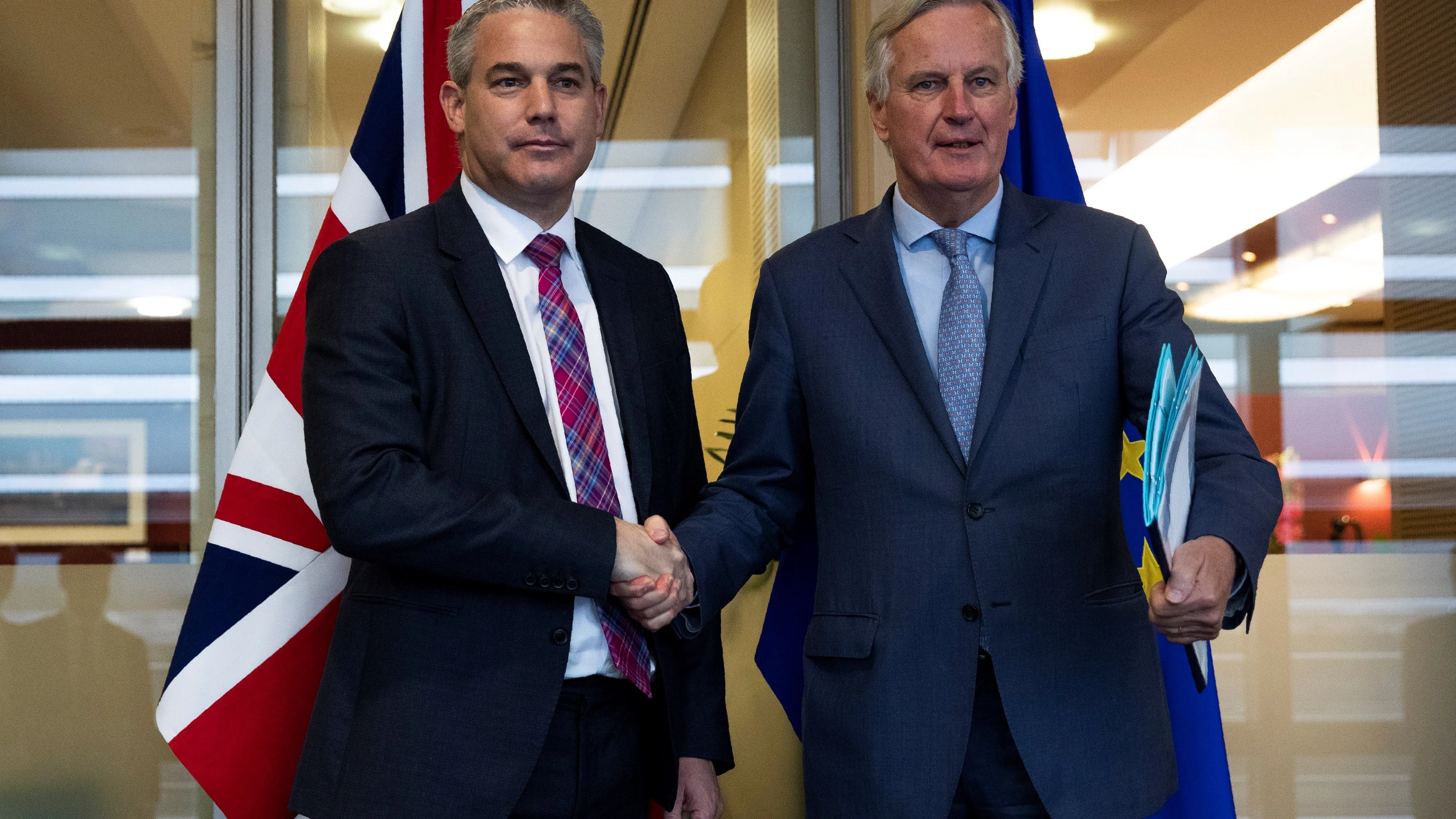 Los principales negociadores de Brexit de la Unión Europea, Michel Barnier, y Gran Bretaña, Steve Barclay.