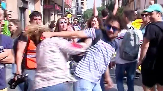 Agresión a una mujer en las protestas por la sentencia del procés Agresión a una mujer en las protestas por la sentencia del procés