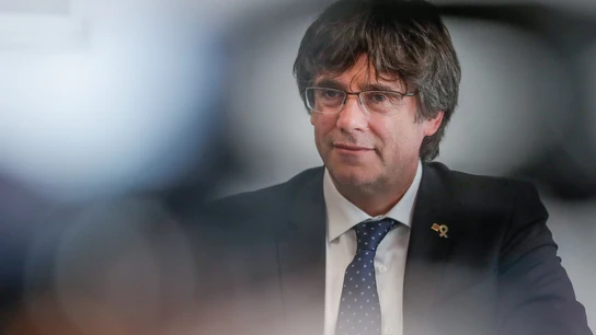 La Fiscalía rebaja a un año y medio la petición de prisión para los Mossos que acompañaron a Puigdemont de Finlandia a Bélgica. La Fiscalía rebaja a un año y medio la petición de prisión para los Mossos que acompañaron a Puigdemont de Finlandia a Bélgica.