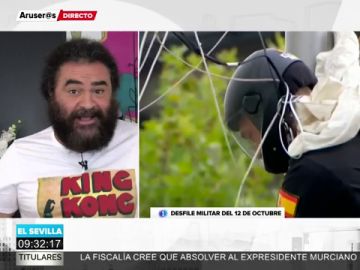 La esperada valoración de El Sevilla del choque de un paracaidista contra una farola en el 12-O La esperada valoración de El Sevilla del choque de un paracaidista contra una farola en el 12-O