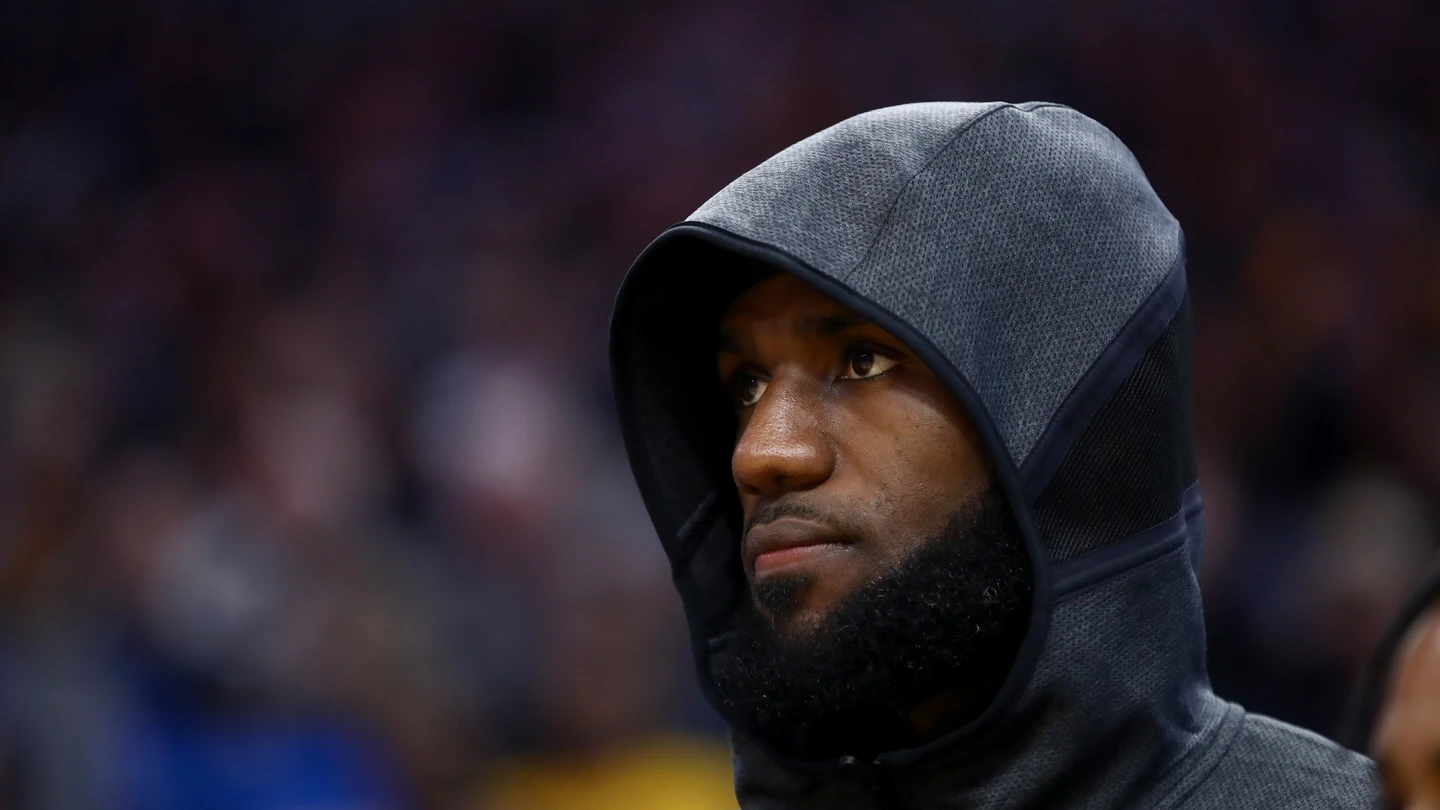 LeBron James, antes de un partido con los Lakers LeBron James, antes de un partido con los Lakers