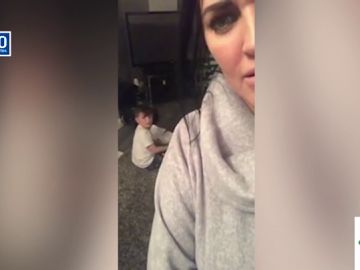 El divertido vídeo en el que una madre pilla a su hijo de nueve años usando Alexa para hacer sus deberes de matemáticas El divertido vídeo en el que una madre pilla a su hijo de nueve años usando Alexa para hacer sus deberes de matemáticas