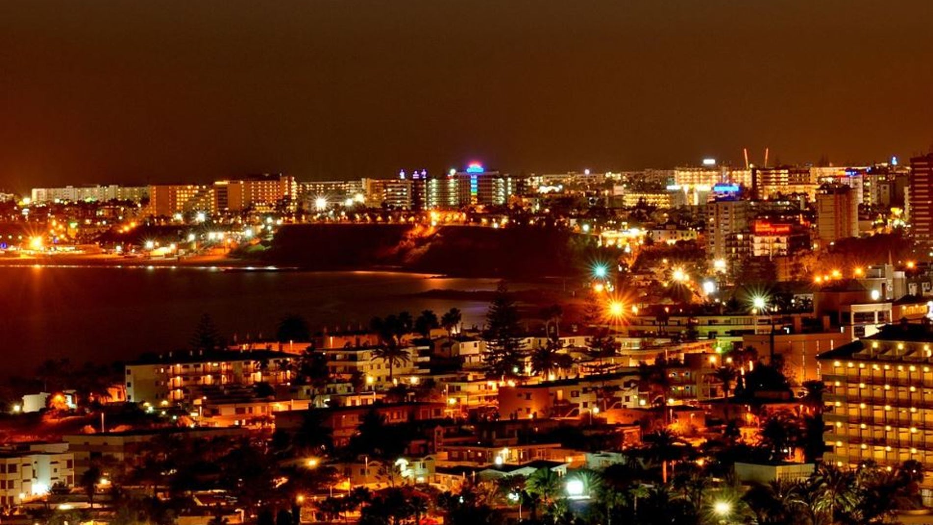 Los turistas consumen entre el 12 y el 16 de la electricidad de Canarias