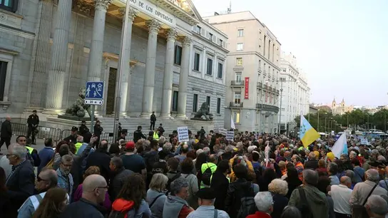 Vista general de los asistentes a la concentración por una pensión digna Vista general de los asistentes a la concentración por una pensión digna
