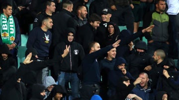 Radicales búlgaros, durante el partido contra Inglaterra