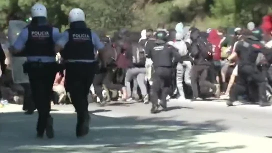 Cargas policiales durante la primera jornada de huelga estudiantil Cargas policiales durante la primera jornada de huelga estudiantil