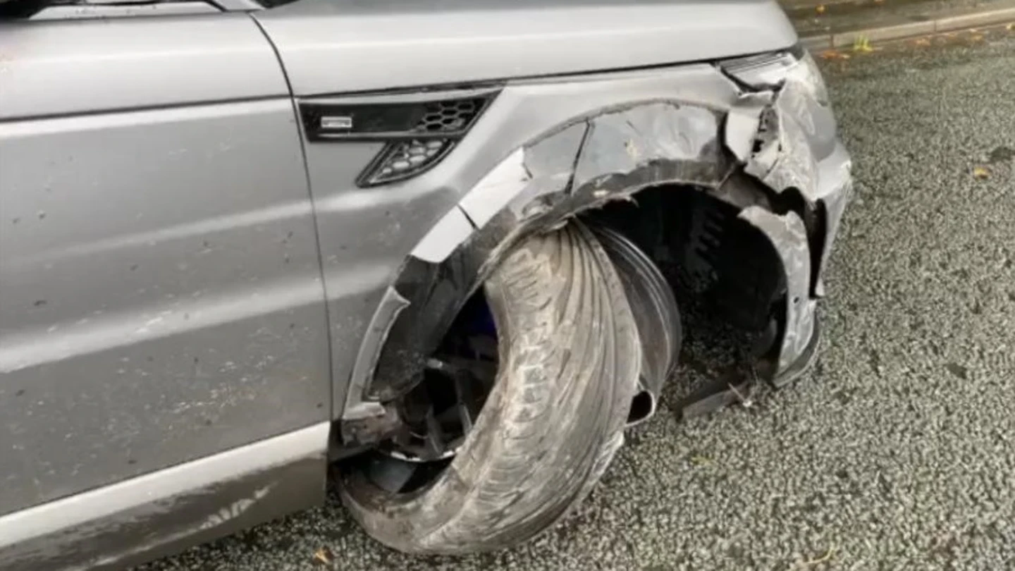 El Range Rover Lumma CLR SV de Kun Agüero tras el accidente El Range Rover Lumma CLR SV de Kun Agüero tras el accidente