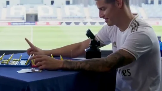 "¡Qué tramposo!", las palabras de Fede Valverde tras jugar una partida al 'Quién es quién' con James Rodríguez "¡Qué tramposo!", las palabras de Fede Valverde tras jugar una partida al 'Quién es quién' con James Rodríguez