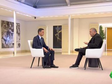Pedro Sánchez niega que se usara la exhumación para tapar el frenazo en el empleo Pedro Sánchez niega que se usara la exhumación para tapar el frenazo en el empleo