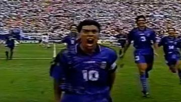 Maradona celebra un gol ante Grecia en el Mundial de 1994