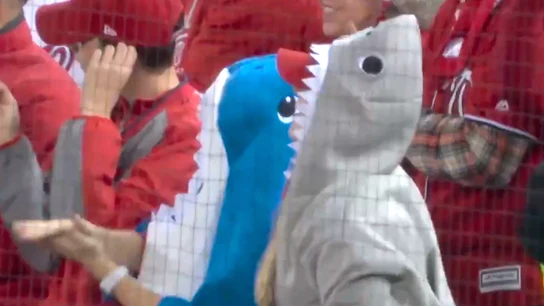 'Tiburones' bailando el 'Baby Shark' 'Tiburones' bailando el 'Baby Shark'