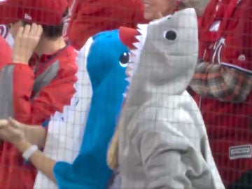 'Tiburones' bailando el 'Baby Shark' 'Tiburones' bailando el 'Baby Shark'