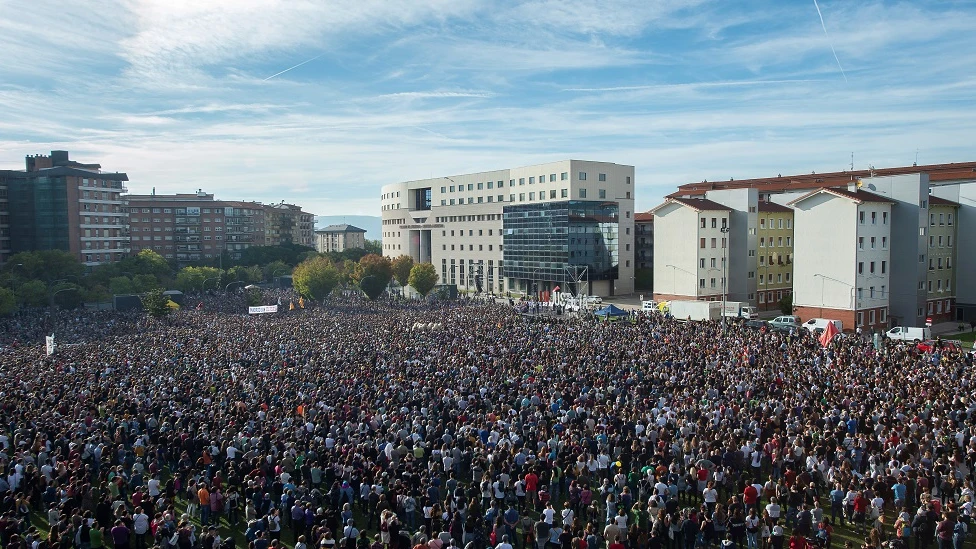 Imagen de personas protestanto en Pamplona contra la sentencia del caso Alsasua