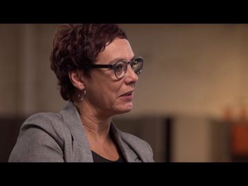 La hermana de Dolors Bassa, emocionada al hablar de la condena: "La he visto llorar porque tiene una madre de 88 años" La hermana de Dolors Bassa, emocionada al hablar de la condena: "La he visto llorar porque tiene una madre de 88 años"