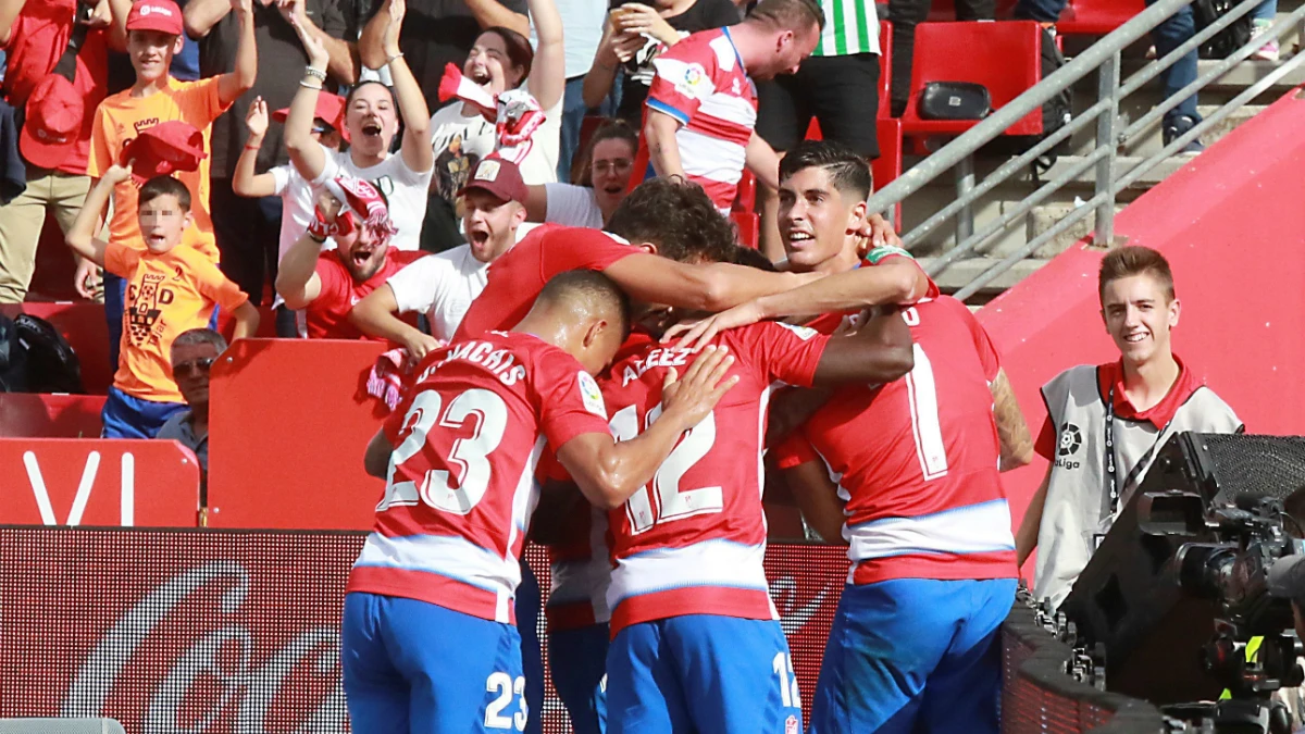 El Granada celebra un gol