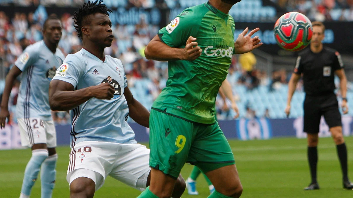 William José controla un balón