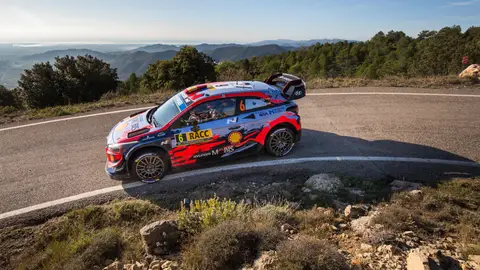 Dani Sordo terminaba tercero tras haber contenido a Tänak durante la mañana Dani Sordo terminaba tercero tras haber contenido a Tänak durante la mañana