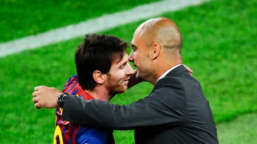 Messi y Guardiola se abrazan