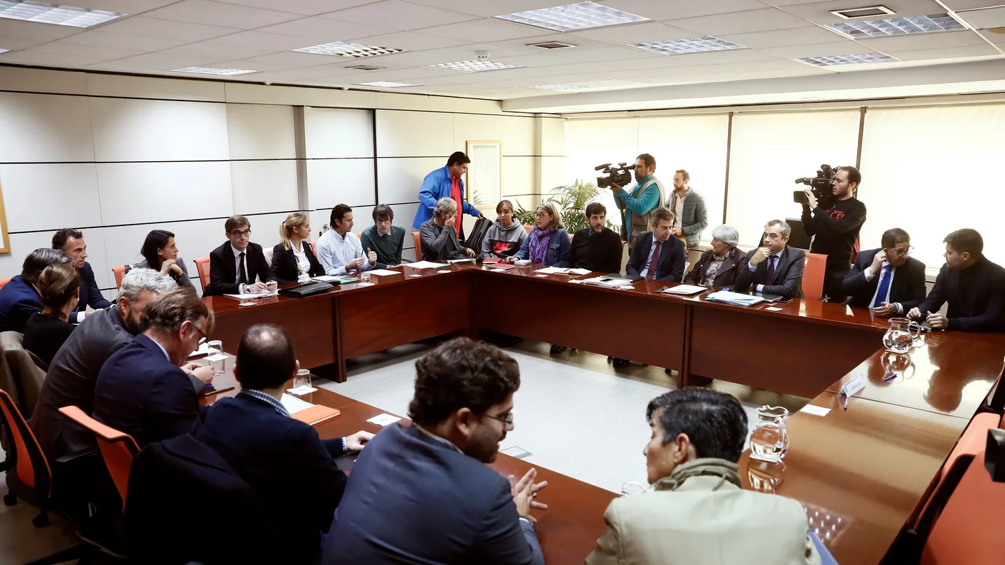 Miembros de la patronal y los sindicatos del fútbol femenino, durante el acto de conciliación celebrado este lunes Miembros de la patronal y los sindicatos del fútbol femenino, durante el acto de conciliación celebrado este lunes