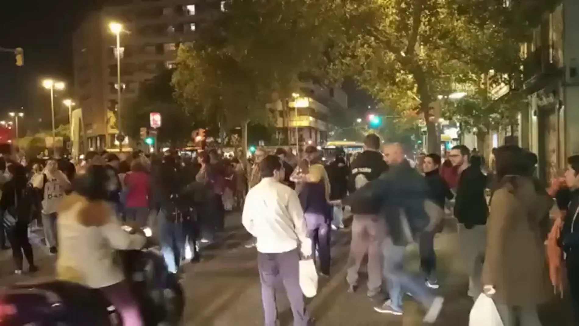 Los CDR cortan dos de las principales avenidas de Barcelona para protestar contra la sentencia del procés