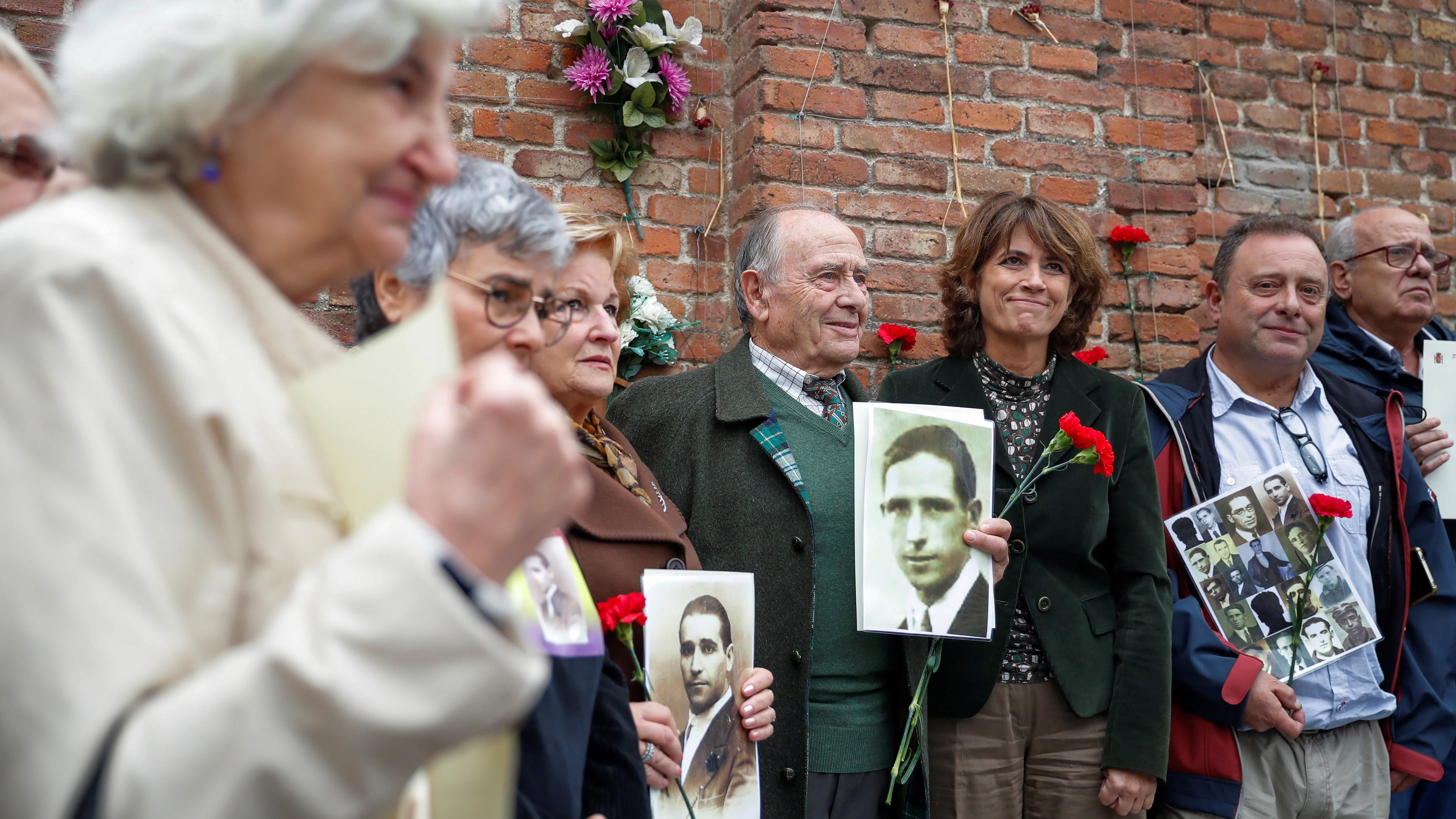 Dolores Delgado honra a 18 víctimas del franquismo: No es revancha, es justicia.