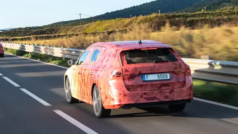 Skoda Octavia Combi camuflado Skoda Octavia Combi camuflado