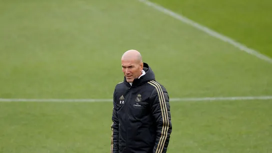 Zinedine Zidane, durante un entrenamiento del Real Madrid Zinedine Zidane, durante un entrenamiento del Real Madrid