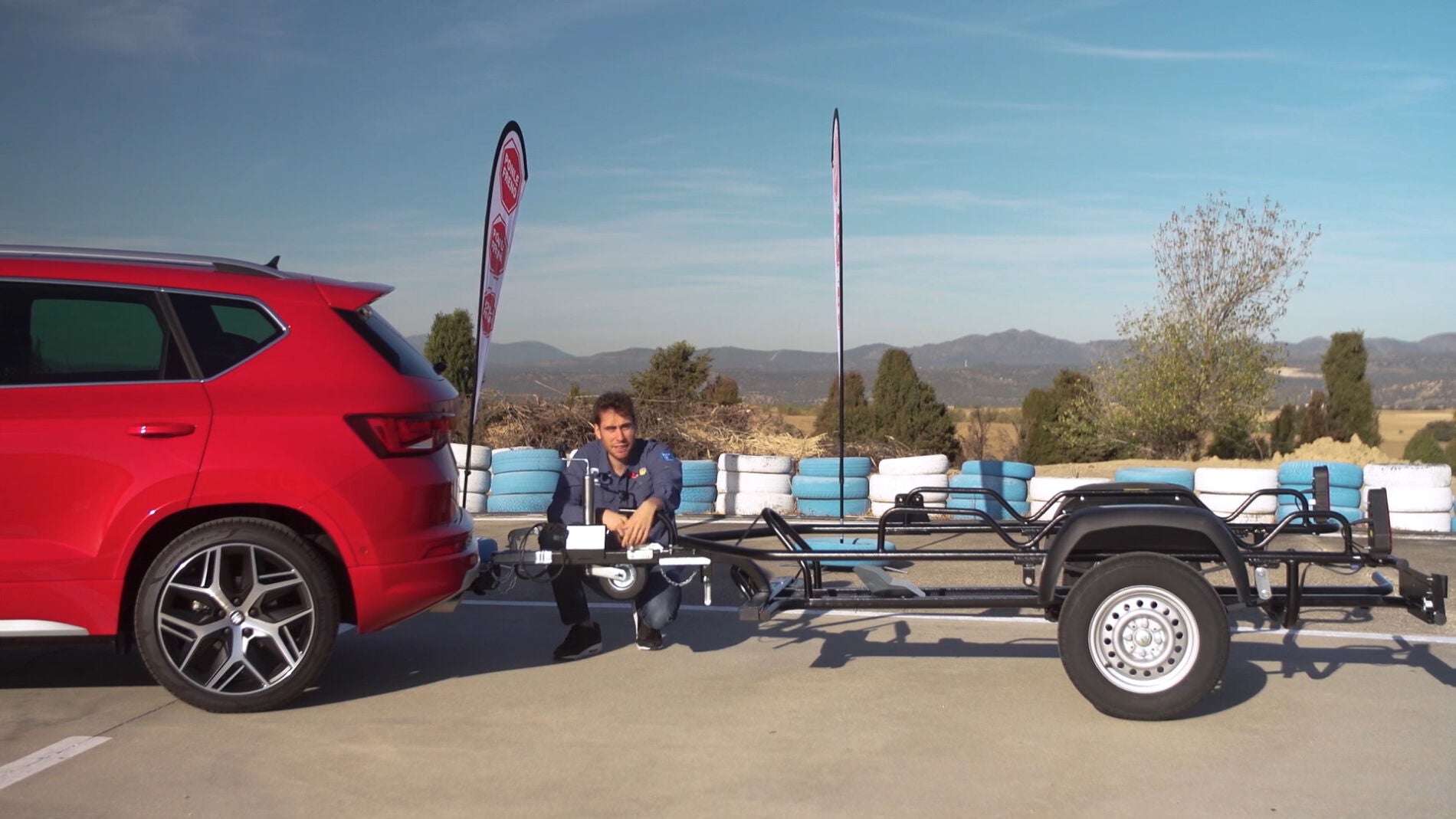 Como enganchar un remolque ligero al coche