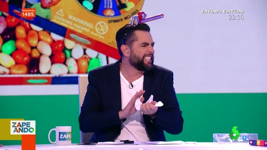Los zapeadores prueban las grageas de sabores: "Esto está asqueroso, sabe a vómito" Los zapeadores prueban las grageas de sabores: "Esto está asqueroso, sabe a vómito"