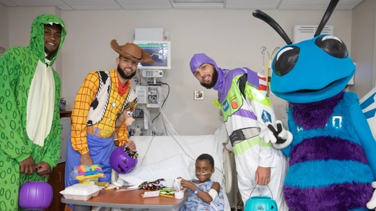 Los hermanos Cody y Caleb Martin disfrazados de Woody y Buzz Lightyear (Toy Story), respectivamente Los hermanos Cody y Caleb Martin disfrazados de Woody y Buzz Lightyear (Toy Story), respectivamente