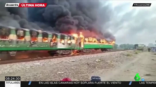 Al menos 65 muertos por la explosión de una bombona de gas en un tren de Pakistán Al menos 65 muertos por la explosión de una bombona de gas en un tren de Pakistán
