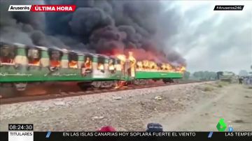 Al menos 65 muertos por la explosión de una bombona de gas en un tren de Pakistán