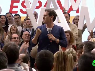 El vídeo que demuestra que Albert Rivera ha 'robado' el 'Sí se puede' de Podemos en la campaña electoral El vídeo que demuestra que Albert Rivera ha 'robado' el 'Sí se puede' de Podemos en la campaña electoral