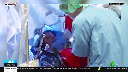 Retransmiten en directo una operación de cerebro con la paciente despierta Retransmiten en directo una operación de cerebro con la paciente despierta