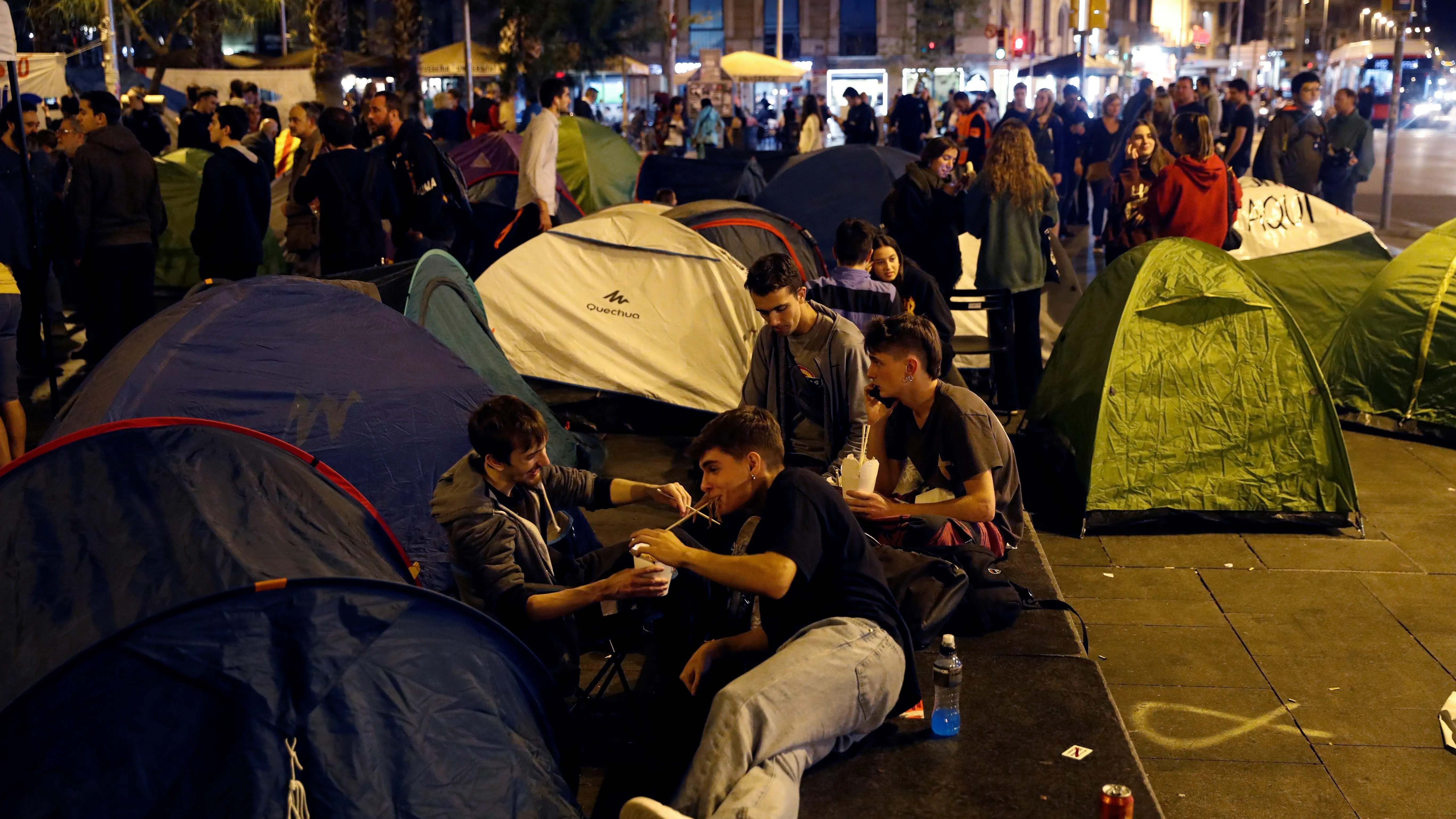 Vista de la concentración contra de la sentencia del procés