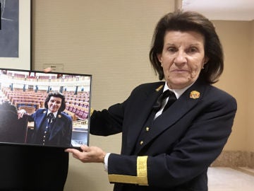 Paloma, la ujier más famosa del Congreso Paloma, la ujier más famosa del Congreso